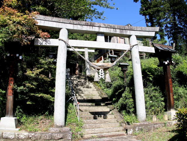 上川崎八幡神社 神楽殿1